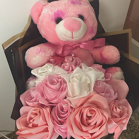 I am selling pink/white valentines ribbon rose bouquet. AKA eternal flowers. <3 - Picture 5 of 5